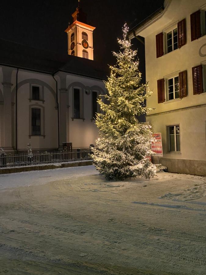 Privatzimmer / Bed & Breakfast Andermatt Extérieur photo
