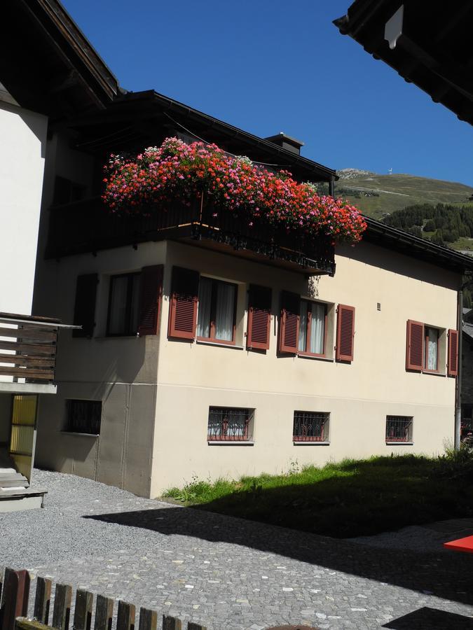 Privatzimmer / Bed & Breakfast Andermatt Extérieur photo