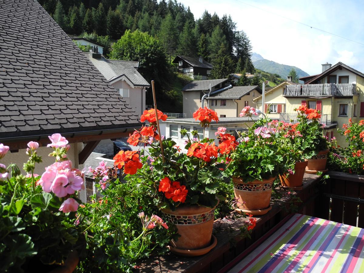 Privatzimmer / Bed & Breakfast Andermatt Extérieur photo
