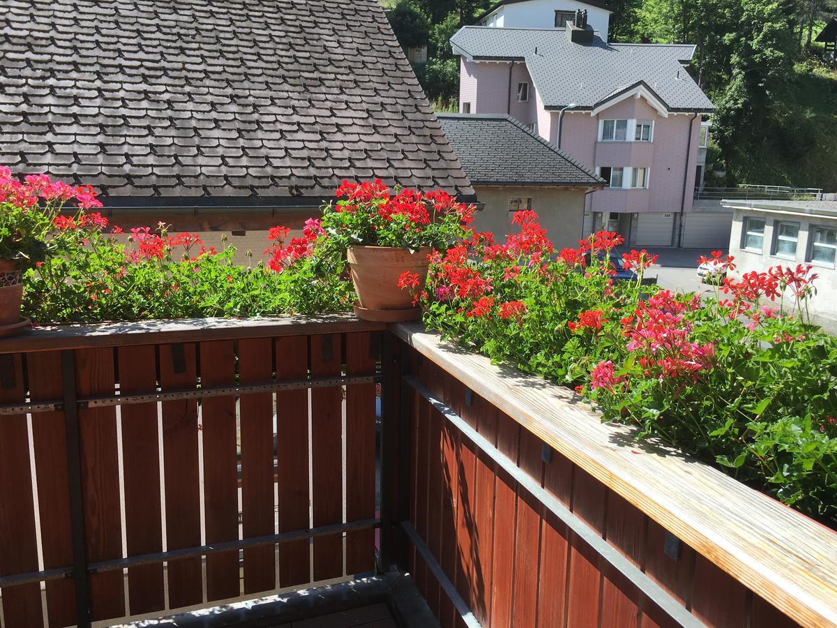 Privatzimmer / Bed & Breakfast Andermatt Extérieur photo