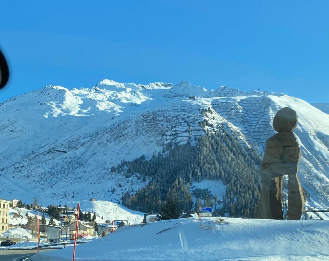 Privatzimmer / Bed & Breakfast Andermatt Extérieur photo