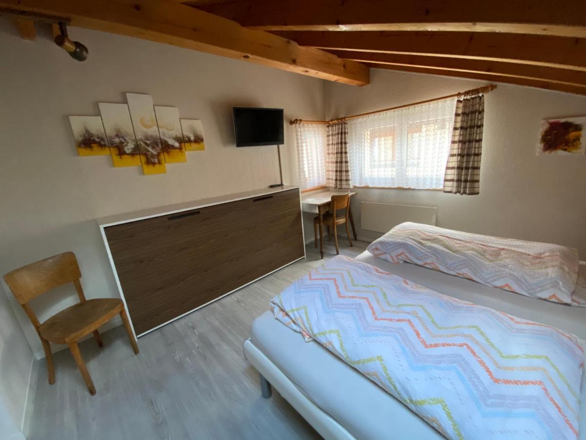Privatzimmer / Bed & Breakfast Andermatt Extérieur photo