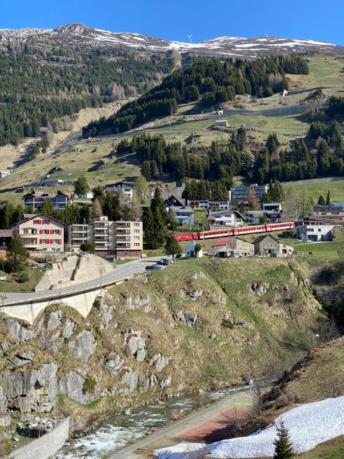 Privatzimmer / Bed & Breakfast Andermatt Extérieur photo